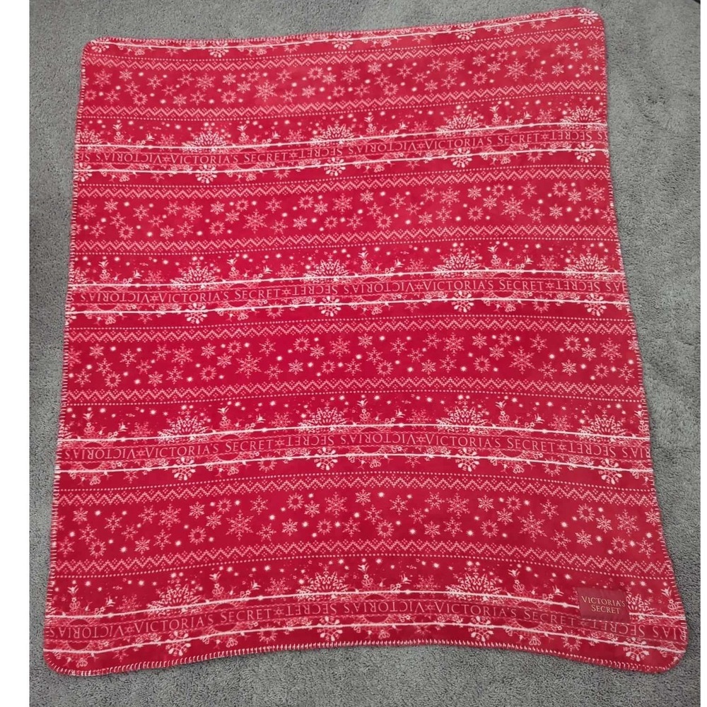 Victoria's Secret Plush Throw Blanket Red White Snowflake Sherpa Christmas